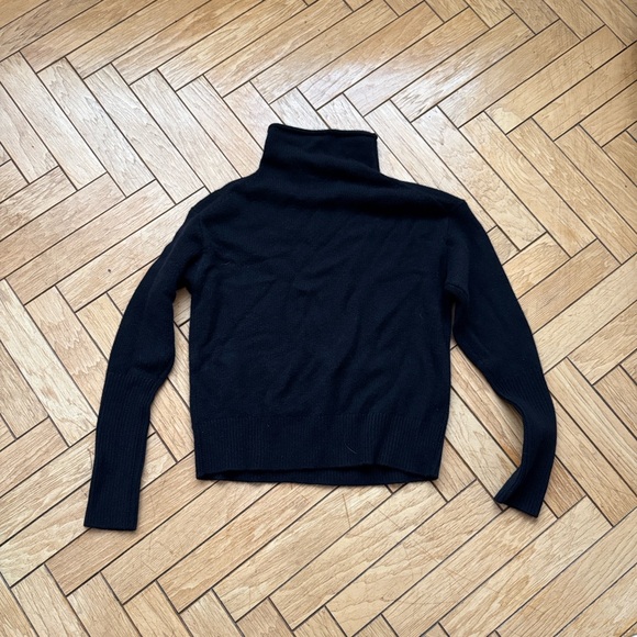 Aritzia Wilfred Cyprie Luxe Cashmere Sweater - Picture 2 of 5